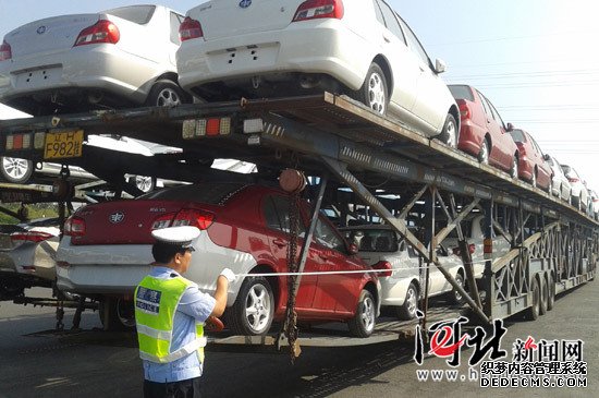 高速交警秦皇島大隊4天查處49起擅改機動(dòng)車(chē)外形違法行為