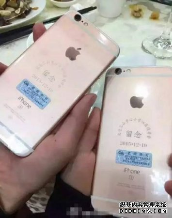 寧波現“中國好同學(xué)”同學(xué)會(huì )送每人一部iPhone6S