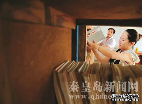 秦皇島昌黎農民自費建書(shū)屋向村民開(kāi)放(組圖)