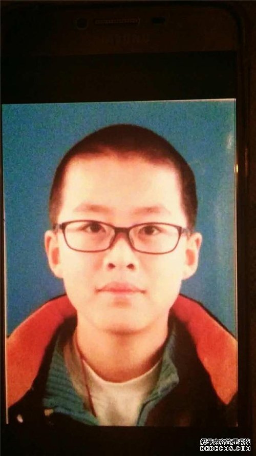【秦皇島】13歲男孩負氣出走 看到他請報警